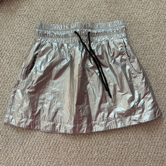 H&M silver skirt - Picture 1 of 3